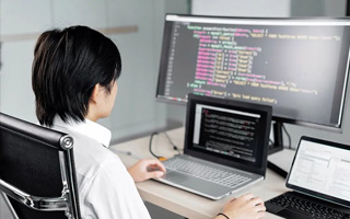 广饶 ,php声明和调用变量的符号是什么？